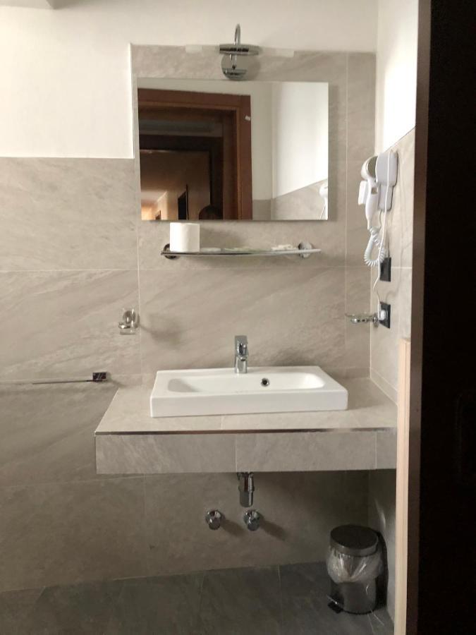 Hotel Nuovo Mediolan Zewnętrze zdjęcie
