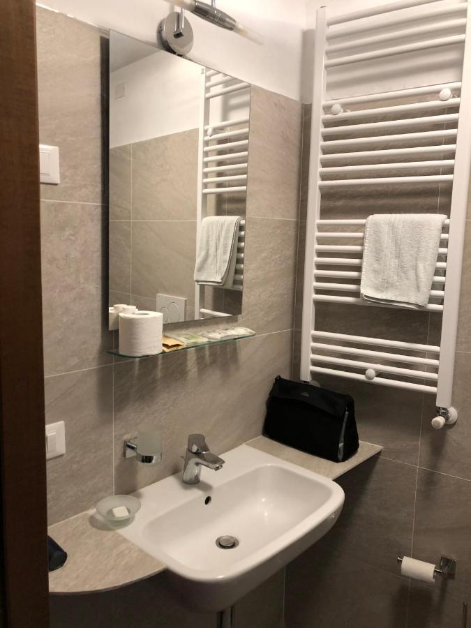 Hotel Nuovo Mediolan Zewnętrze zdjęcie