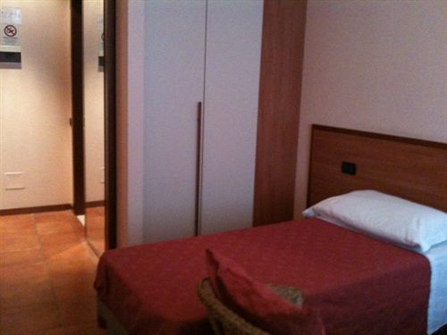 Hotel Nuovo Mediolan Zewnętrze zdjęcie